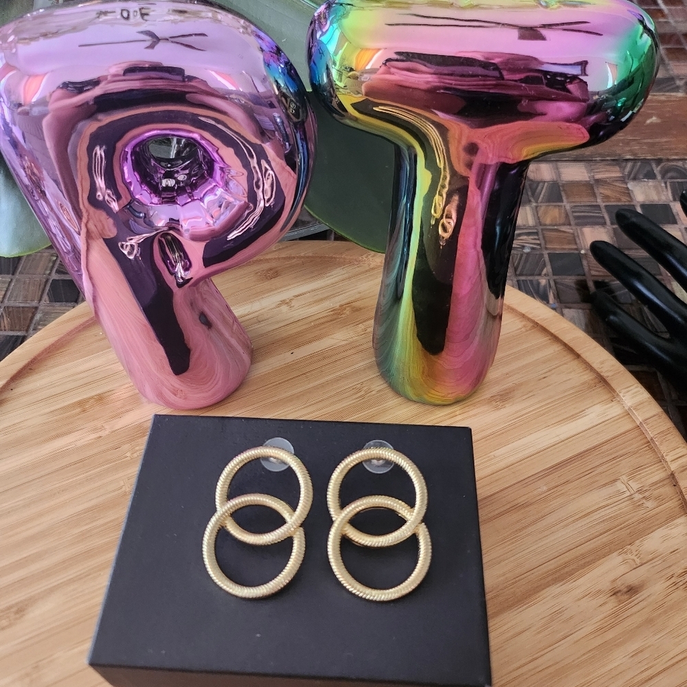 Sugar Fix earrings gold tone